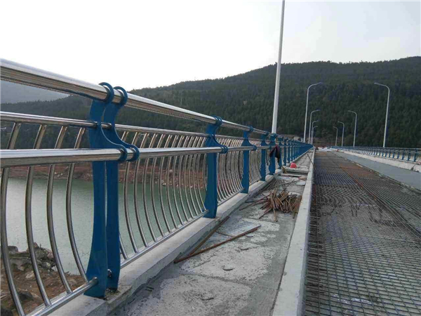 石柱不锈钢桥梁护栏防腐措施的重要性及实施策略